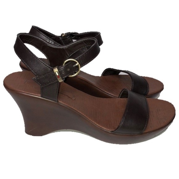 tommy hilfiger strap sandals